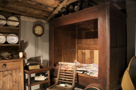 Caithness Box Bed.jpg