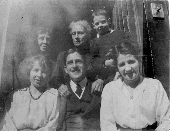 Hendersons 1920.jpeg